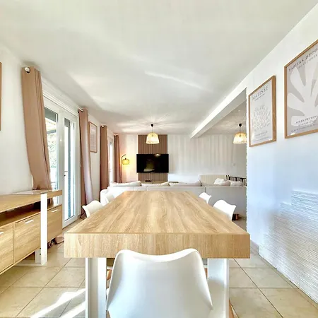 Villa Le Jardin Bleu, 6 Pers Avec Piscine